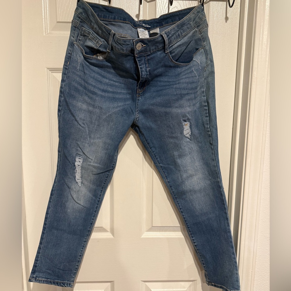 Time and Tru Women's Distressed Denim Skinny Jeans